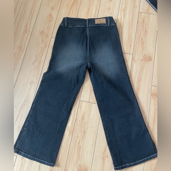 Burberry Stonewashed Black Wide-Leg Jeans, Size 4. Black, Fab Condition! - Picture 2 of 7